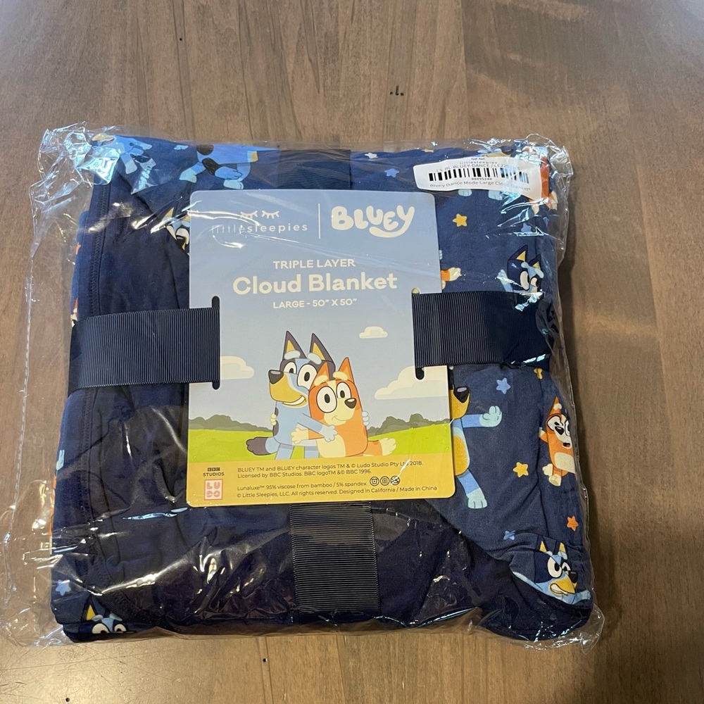 Little sleepies bluey cloud blanket